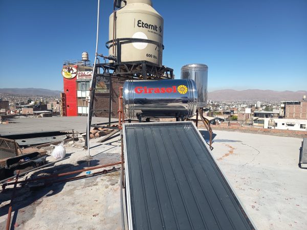 2020/05/1000076578-scaled.jpg Terma Solar 150 Litros
